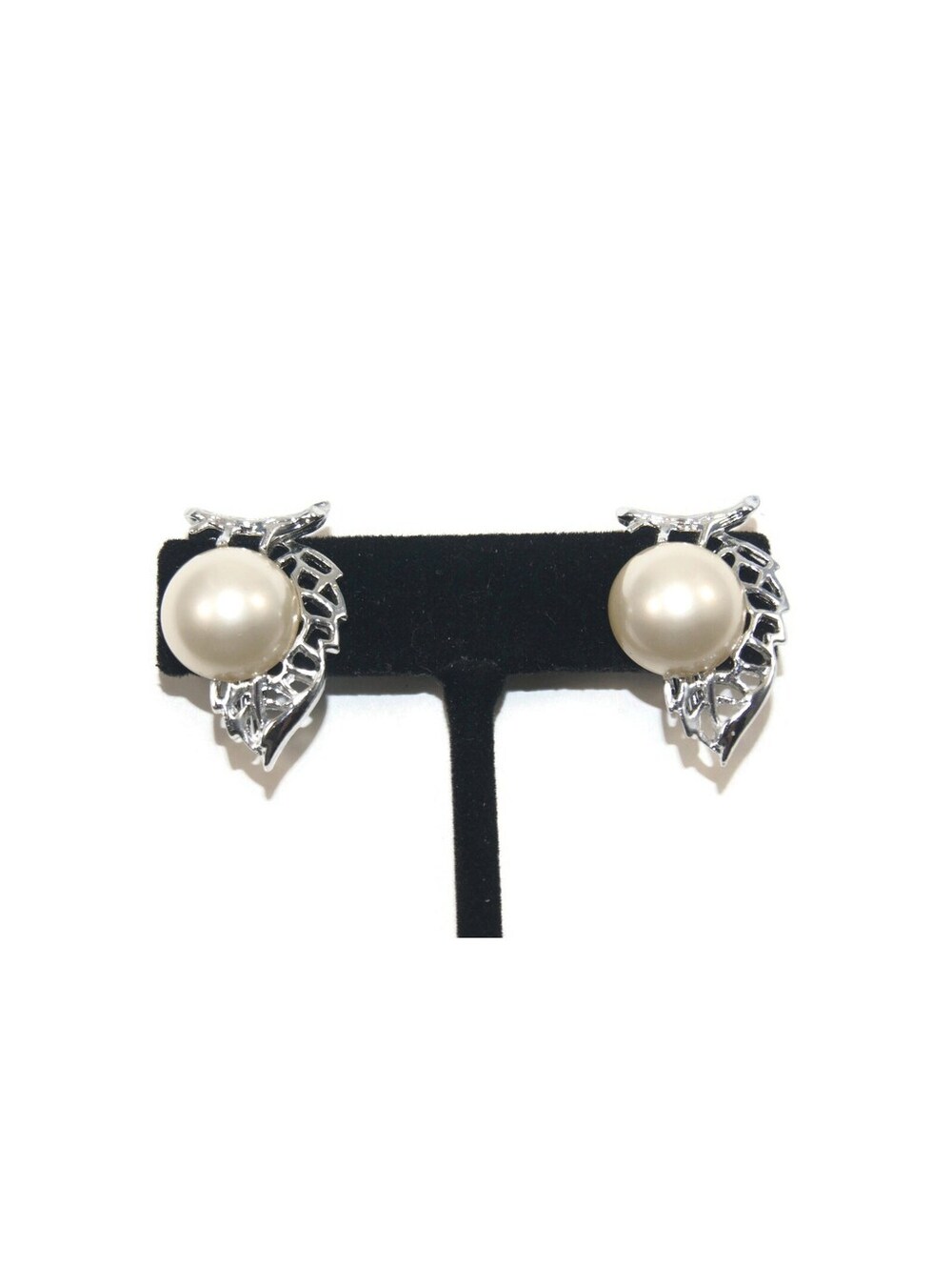 Vintage Sarah Coventry Silver Tone and Faux Pearls Clip on Earrings.